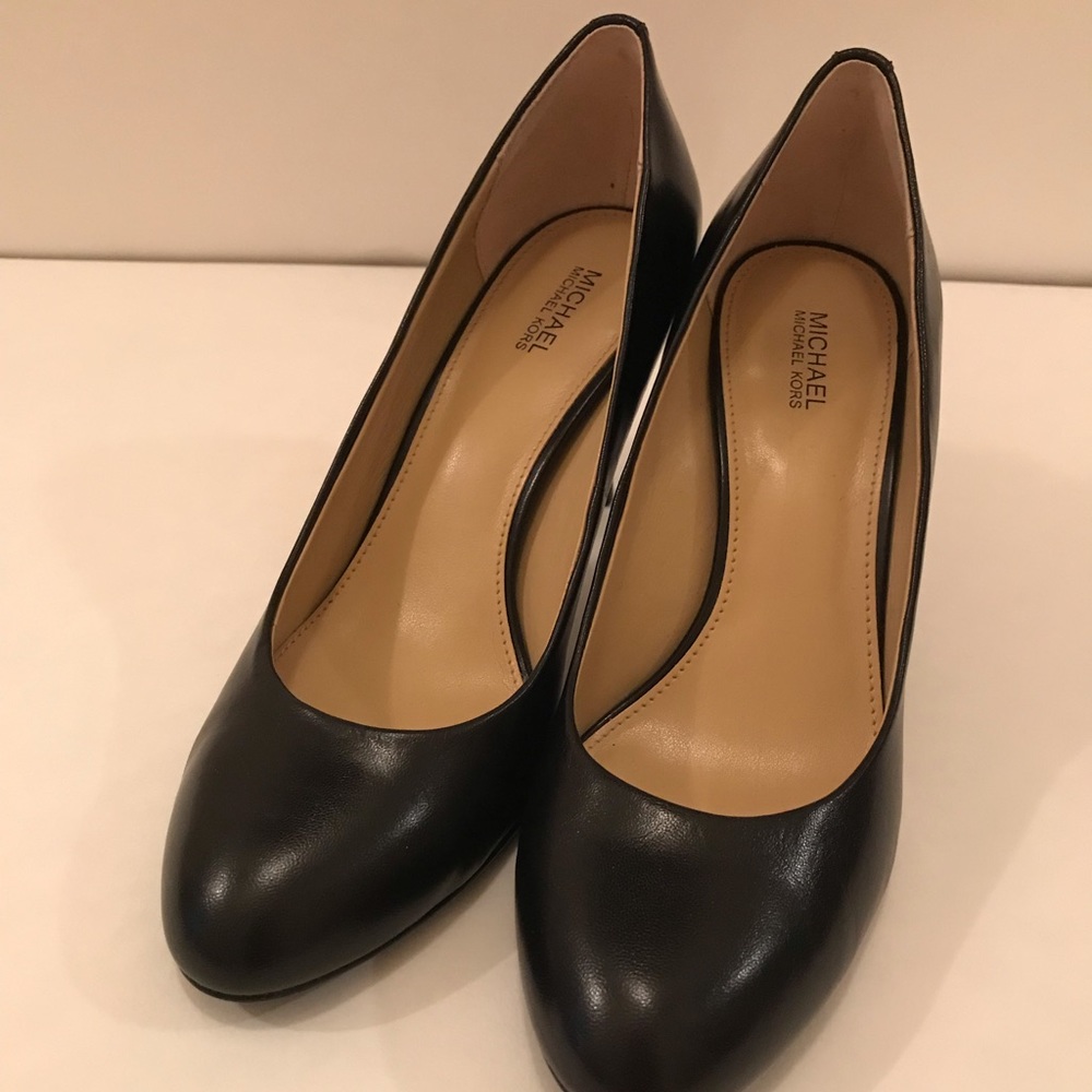 Michael Kors Black Pumps